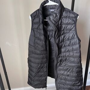 Lands End womens black Puffer Vest size 14-16 Large